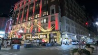Mujer sufre lesiones tras ataque en Macy’s de NYC