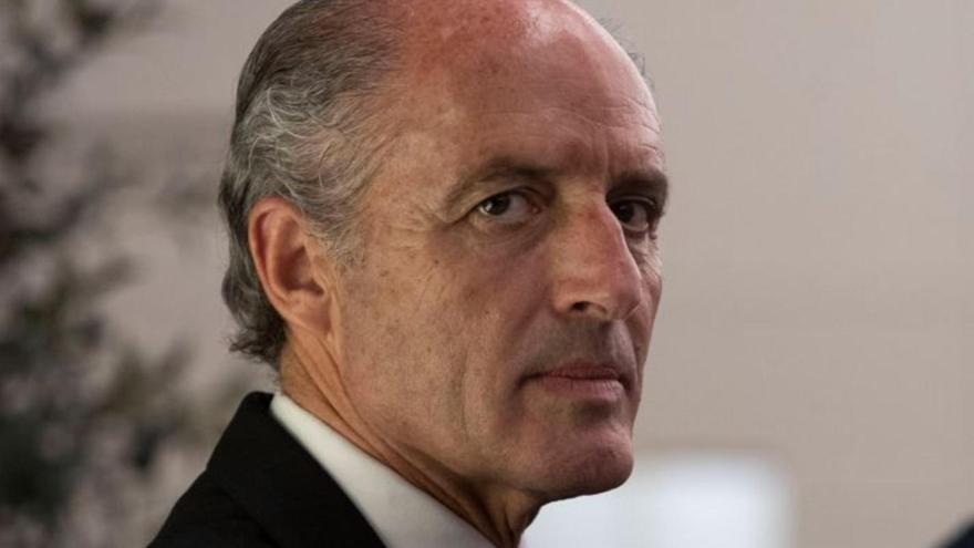 Los afines a Camps le montan un himno para auparlo en el PP