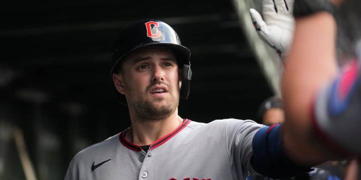 Outfielder Lane Thomas agrees to $5.25 million, 1-year deal with Royals, AP source says