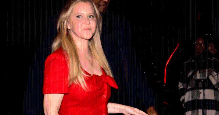 Amy Schumer Flaunts Weight Loss in Lace Valentino Minidress