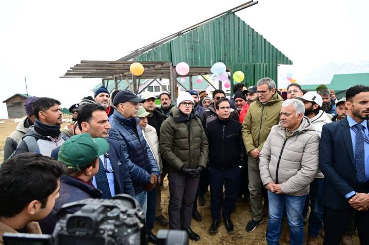 Chief Minister today inaugurated Asia's longest ski drag lift at Kongdori, Gulmarg.