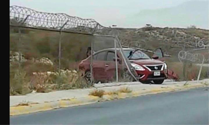 Accidente en Ramos Arizpe: conductor pierde control de vehículo