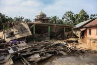 Inundaciones dejan 985 muertos y 226 desaparecidos en Indonesia