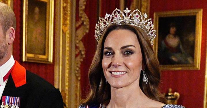 Kate sparkles in tiara designed by German-born Prince Albert for state banquet