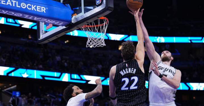 Open Thread: I want my Luke Kornet t