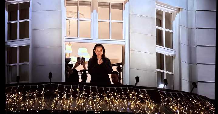 [VIDEO] María Corina Machado ya está en Noruega; saluda desde el balcón del Grand...