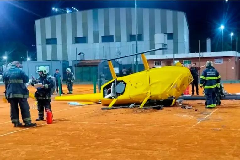 Un helicóptero cayó en una cancha de tenis en Palermo: el estado de los tripulantes