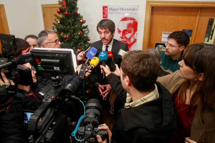 Urtasun urge a Pérez Llorca a aclarar qué acuerdo ha pactado con Vox sobre el valenciano