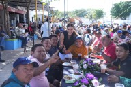 Cecilia Patrón celebra el fin de un año con servidores públicos del Ayuntamiento