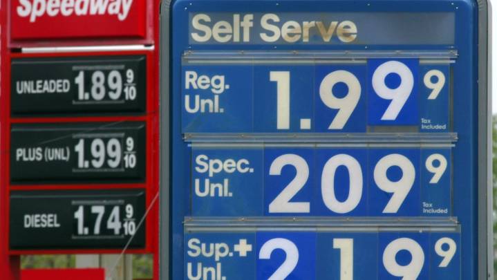 Michigan gas prices tumble after Thanksgiving, now below $3 a gallon