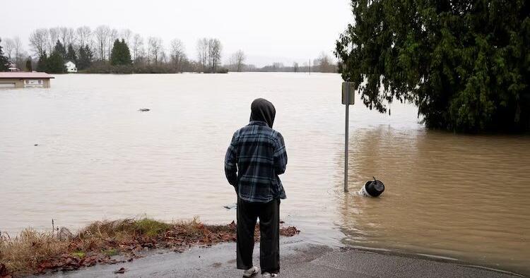 Washington flooding 'extremely unpredictable,' residents should be prepared to evacuate: Governor
