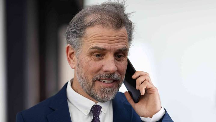 Hunter Asks Dad To Pick Up His Paycheck As Long As He's In Kyiv