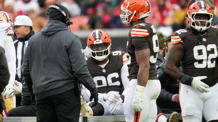 Browns' Maliek Collins to miss rest of season with quad injury