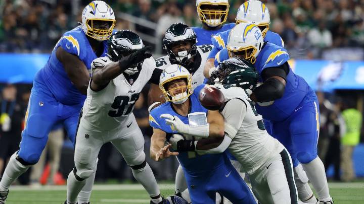 Eagles defense deserves better than they’re getting this year