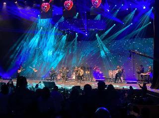 Omar Acedo y Buena Fe deslumbraron en Caracas con el ‘Psiqui Tour 2025’