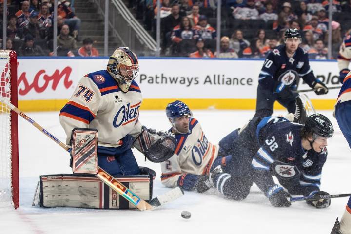 Edmonton Oilers score four goals in first period to win 6