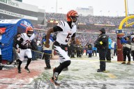 How the NFL world reacted to Bengals receiver Tee Higgins going back into concussion protocol