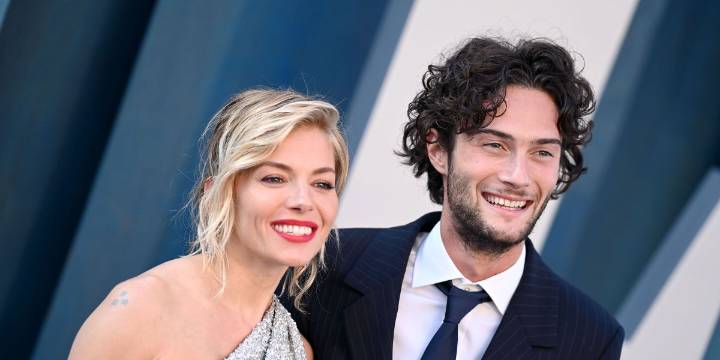 Sienna Miller Reveals Her Third Pregnancy at the 2025 Fashion Awards