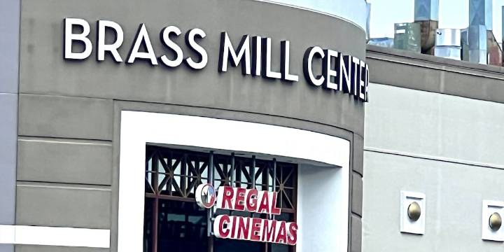 Masked suspects sought after $10k worth of jewelry stolen from store inside CT mall