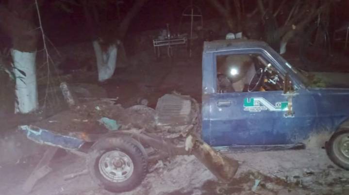 VIDEO | Camioneta con pirotecnia estalla en plena celebración guadalupana