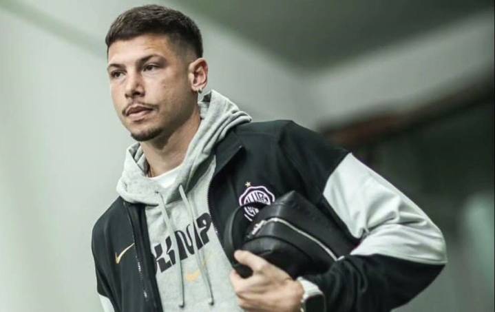 Atlas cerca de amarrar a su primer refuerzo para el Cl2026