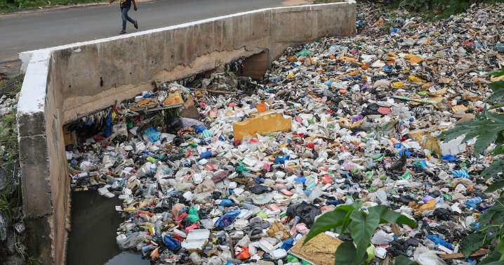 Microplásticos por todos lados: Advierten que la contaminación por plásticos incremente 58%