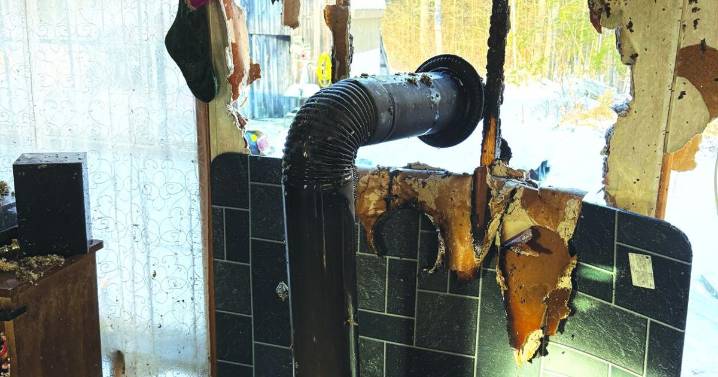 3 residents, 2 dogs displaced after Northfield mobile home fire