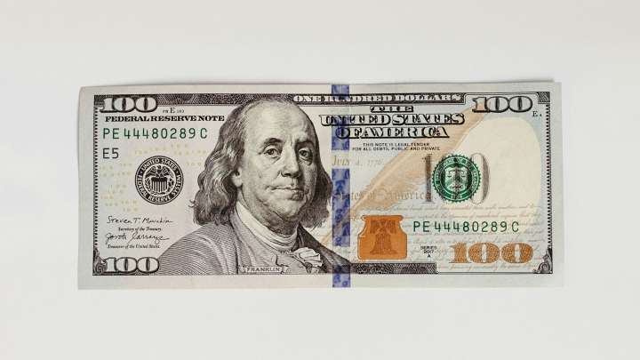 Precio del Dólar Hoy JUEVES 4 de Diciembre de 2025: ¿Cómo Está el Tipo de Cambio con el Peso?