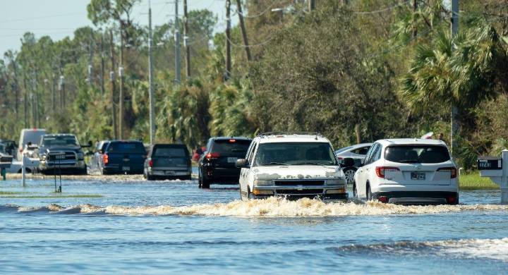 Fuertes lluvias provocan evacuaciones de urgencia en Washington y Oregón