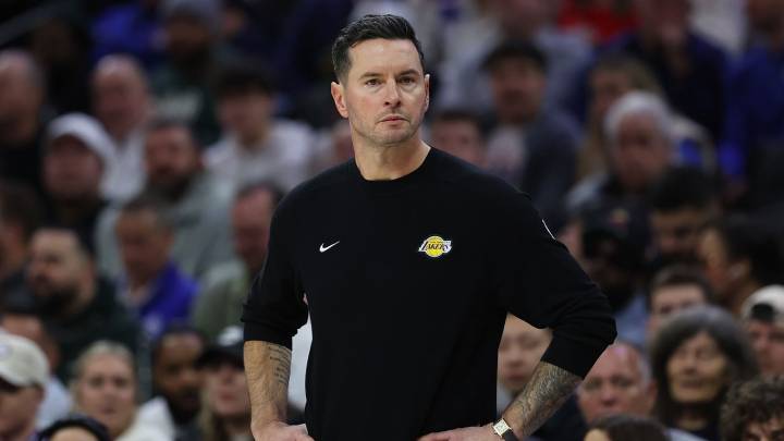 Lakers HC JJ Redick weighs in on LA’s defensive struggles