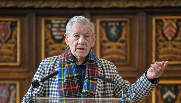 Ian McKellan will perform Shakespeare, and Gandalf, in Chicago