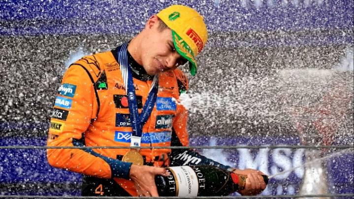 F1 world champ Lando Norris' girlfriend stuns in barely there holiday lingerie look