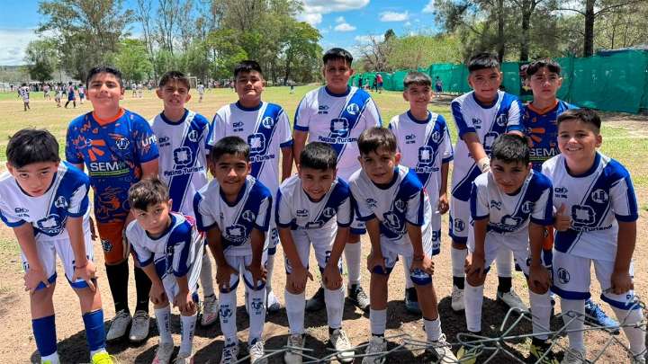 La Escuela de Jorge Donis se consagró campeona invicta en Salta: la categoría 2015 brilló en la Copa de Plata