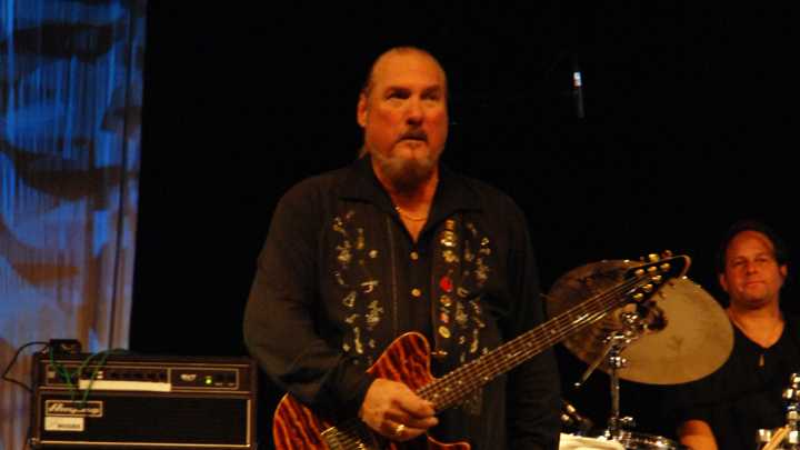 Fallece Steve Cropper, 'el Coronel', el legendario guitarrista de Booker T. & the MG's y los Blues Brothers