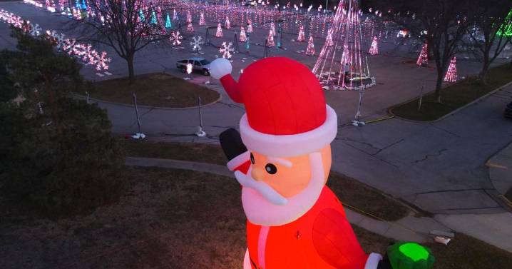 Santa sightings, living nativities, light shows: Holiday events coming up in Lincoln