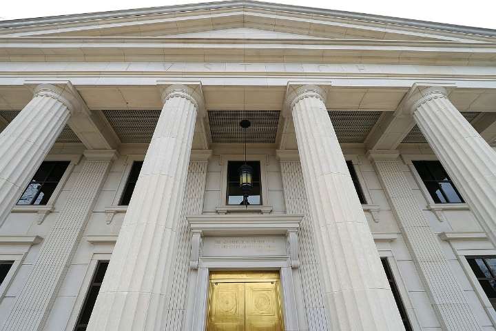 Arkansas Supreme Court sides with business owner in Holiday Island trash collection dispute