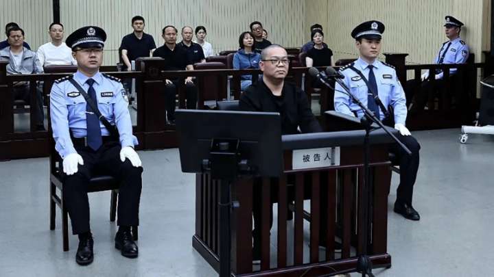 China executes financer on graft charges