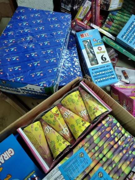 Cipolletti secuestró un cargamento de pirotecnia ilegal que ingresaba en un tour de compras