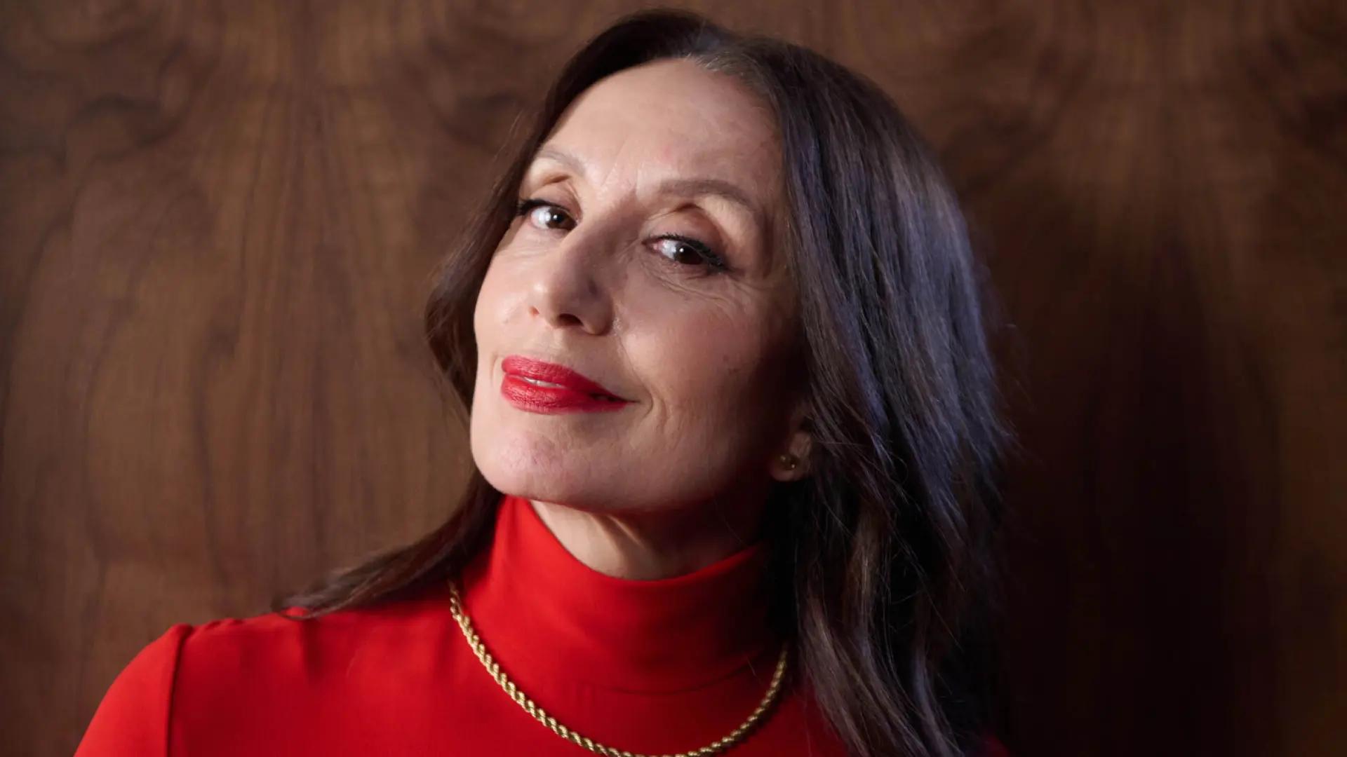 Luz Casal: "Nunca he perdido de vista el esfuerzo de mis padres para darme una vida que verdaderamente no me correspondía"