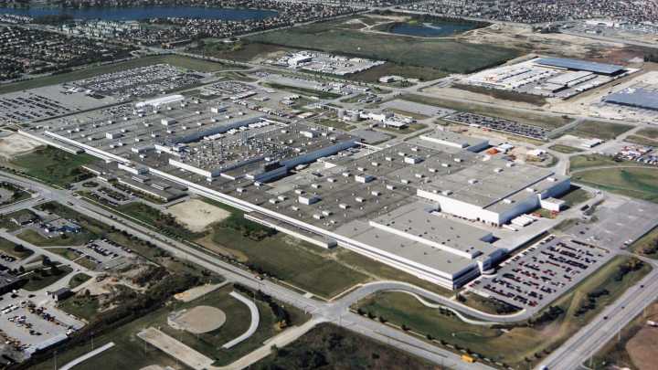 Canadian lawmakers turn up heat on Stellantis over Brampton dispute