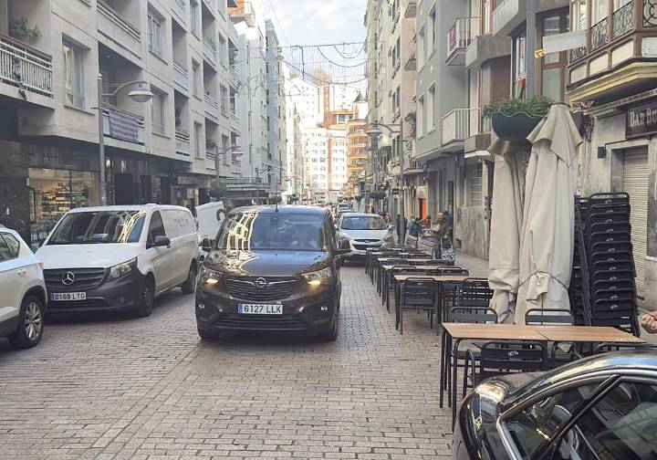 Vecinos de la zona centro muestran su malestar por la instalación de «terrazas mañaneras»