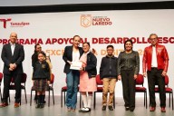 Impulsa CLCV la educación entrega tabletas a estudiantes destacados