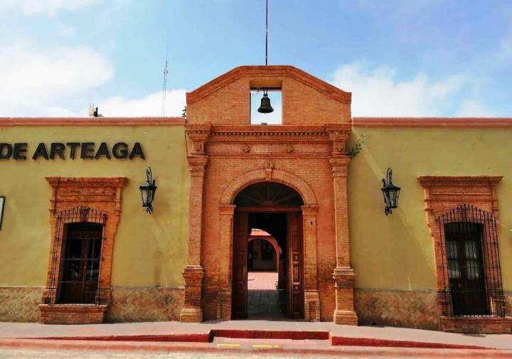 Arteaga: hasta 30 personas cobran sin trabajar en la administración municipal