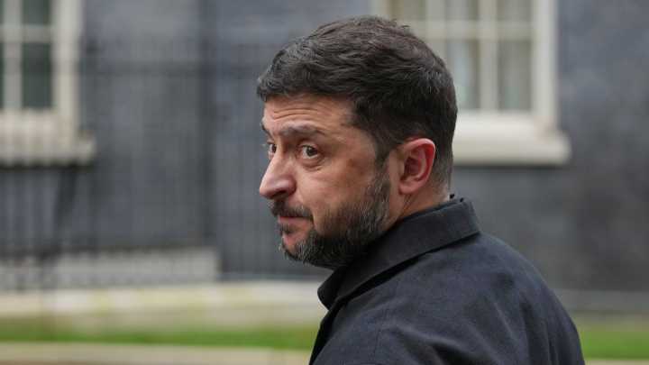 Zelenskyy will hold urgent talks with 30 countries as Trump pushes for swift peace deal with Russia