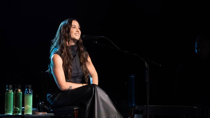 Alanis Morissette Performs 'You Oughta Know' on MGM's 'Words + Music'