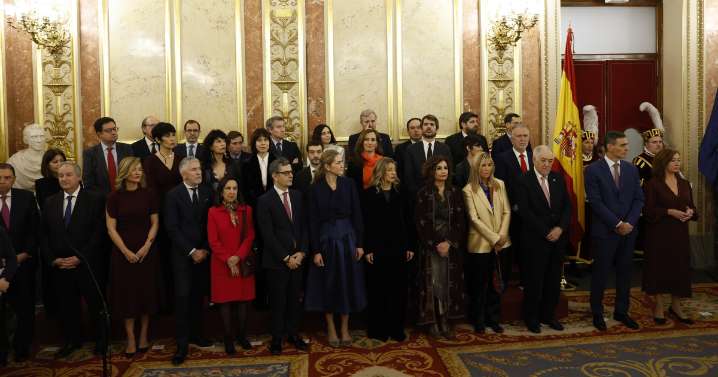 Los cuatro presidentes regionales del PSOE faltan al acto de la Constitución en el Congreso