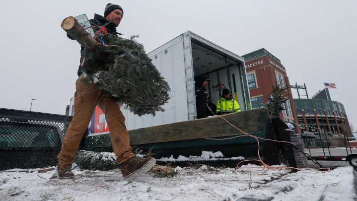 Northeast Wisconsin growers donate 300 Christmas trees to troops in Texas