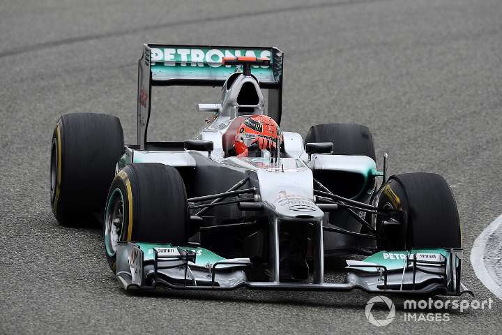 George Russell drops red F1 helmet out of respect to Schumacher