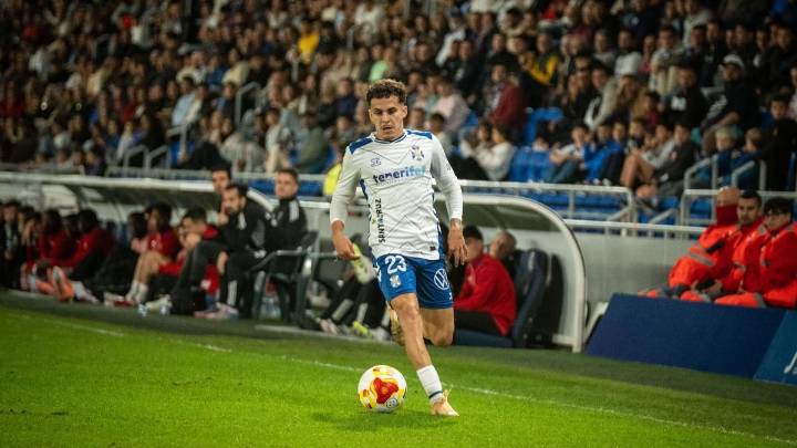 Cuándo juega el CD Tenerife contra el CD Lugo: horario y dónde ver el partido por TV y el móvil