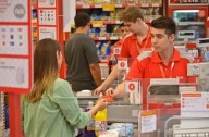 Empleados de supermercados recibirán un bono de fin de año
